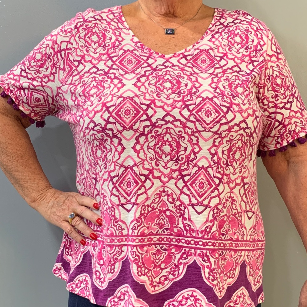 Chico’s brand size 3, short sleeve bright top!